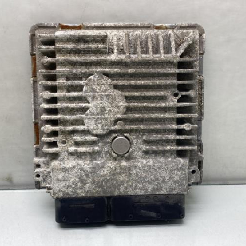 Calculateur moteur VOLKSWAGEN GOLF 6 Photo n°1