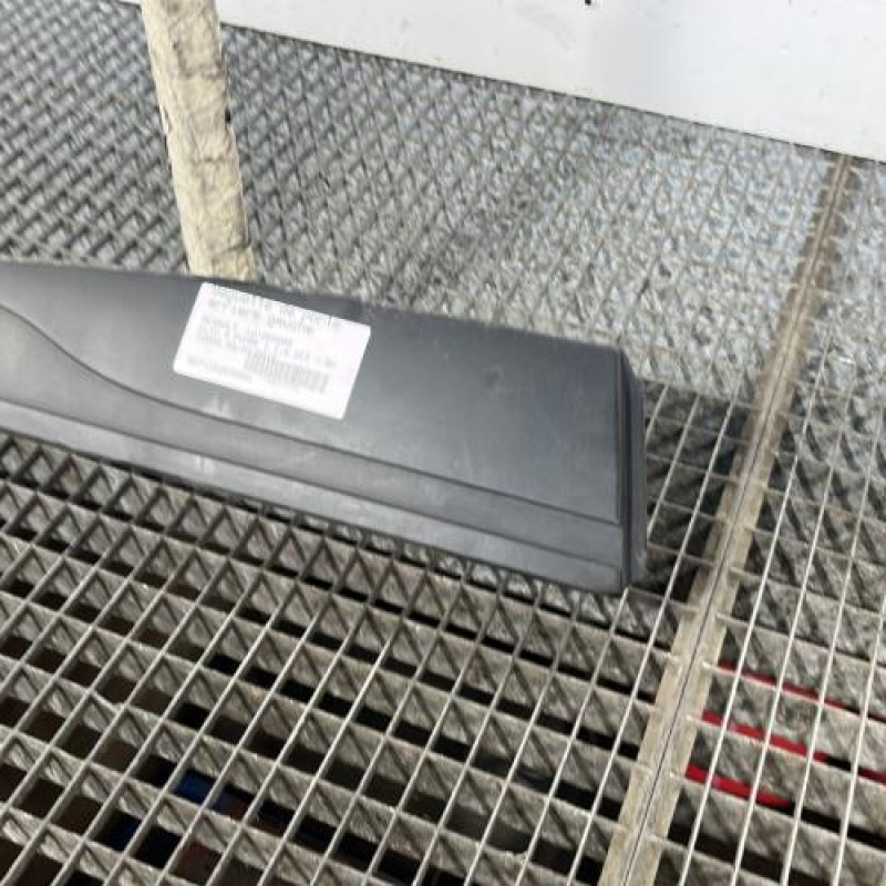 Baguette de porte arriere gauche  RENAULT CLIO 4 Photo n°3