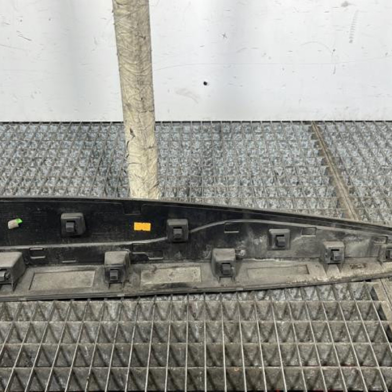 Baguette de porte arriere gauche  RENAULT CLIO 4 Photo n°4