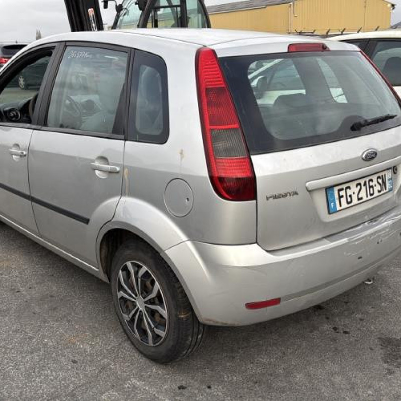 Volant FORD FIESTA 5 Photo n°4