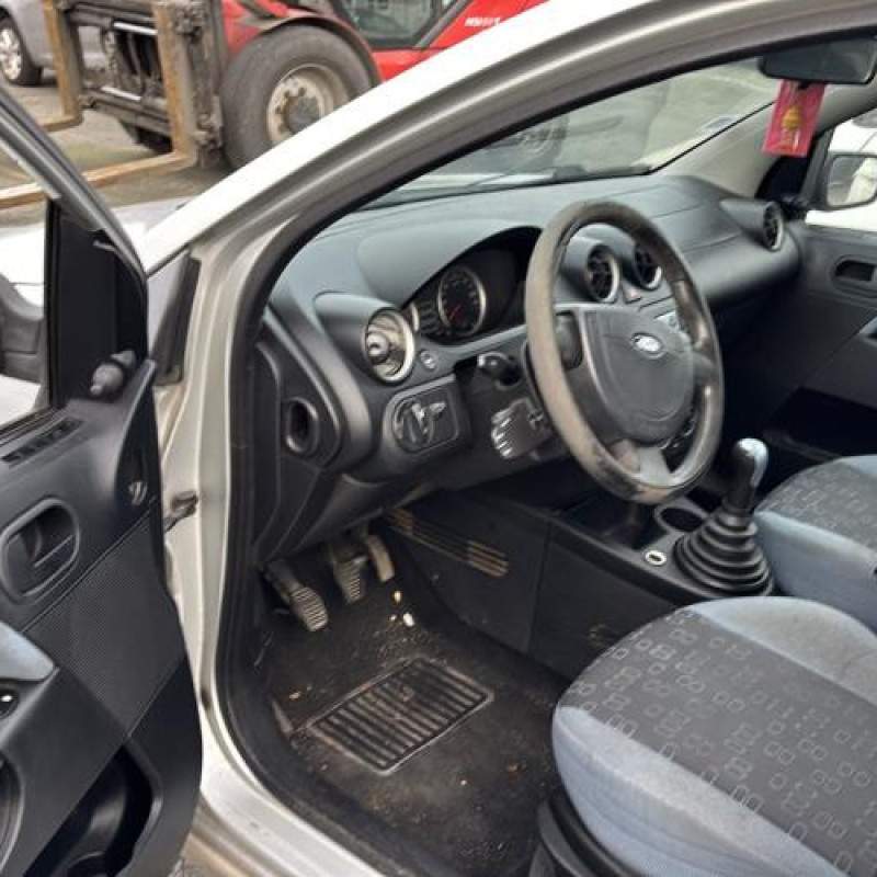 Volant FORD FIESTA 5 Photo n°9