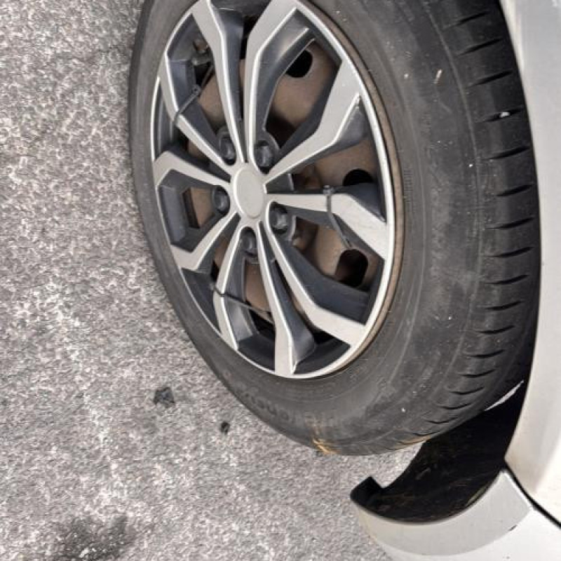Volant FORD FIESTA 5 Photo n°19