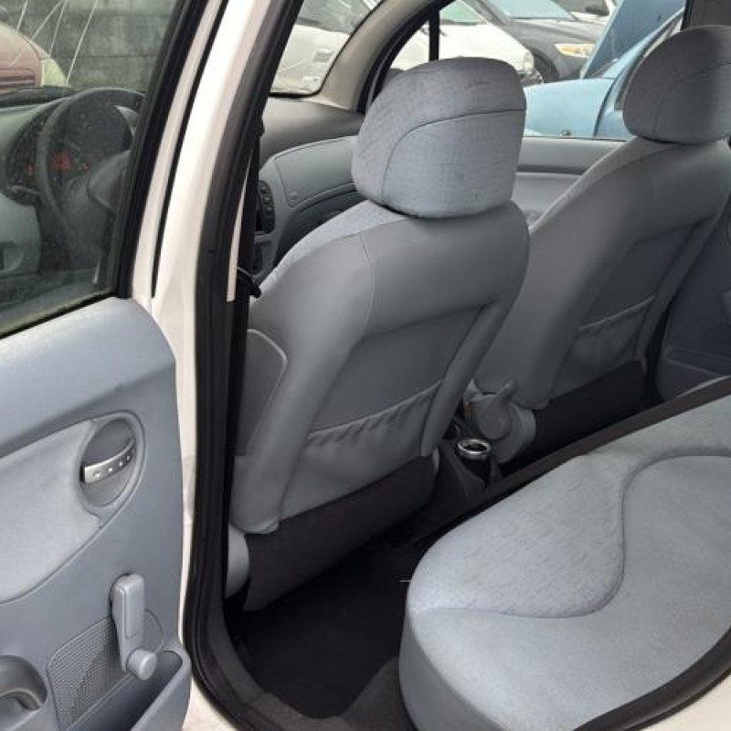 Aile avant droit CITROEN C3 1 Photo n°14
