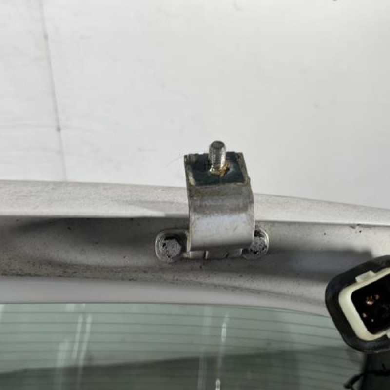 Malle/Hayon arriere SKODA FABIA 2 Photo n°6