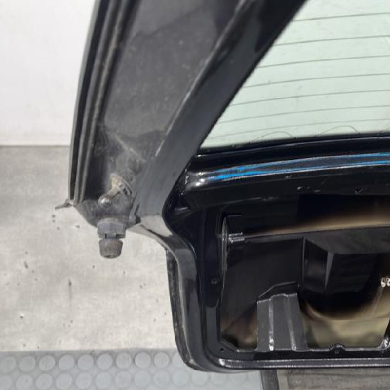 Malle/Hayon arriere SKODA FABIA 2 Photo n°8