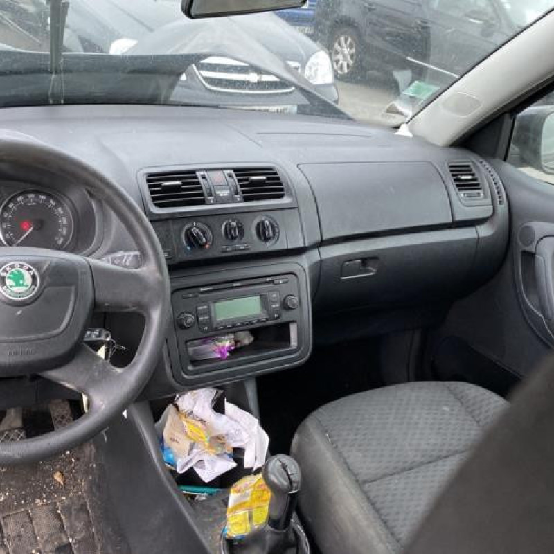 Pare choc arriere SKODA FABIA 2 Photo n°19