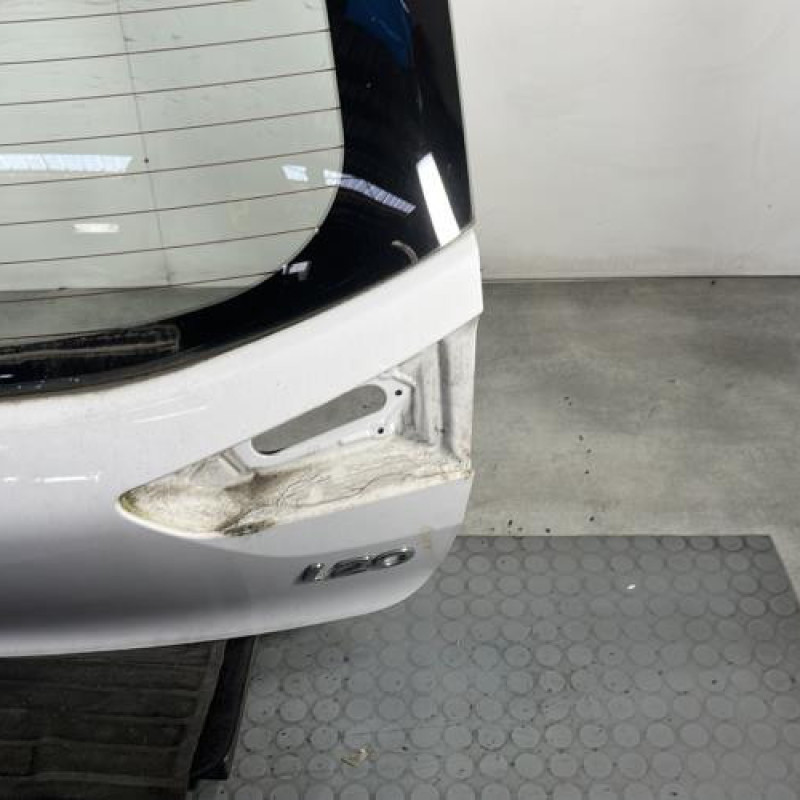 Malle/Hayon arriere HYUNDAI I 20 2 Photo n°5