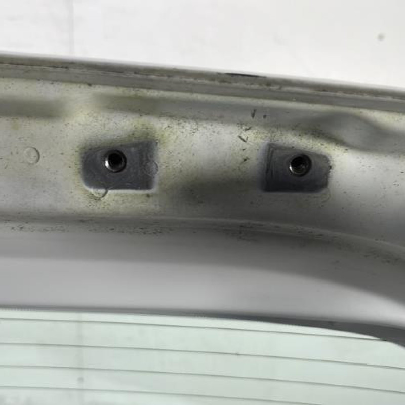 Malle/Hayon arriere HYUNDAI I 20 2 Photo n°6