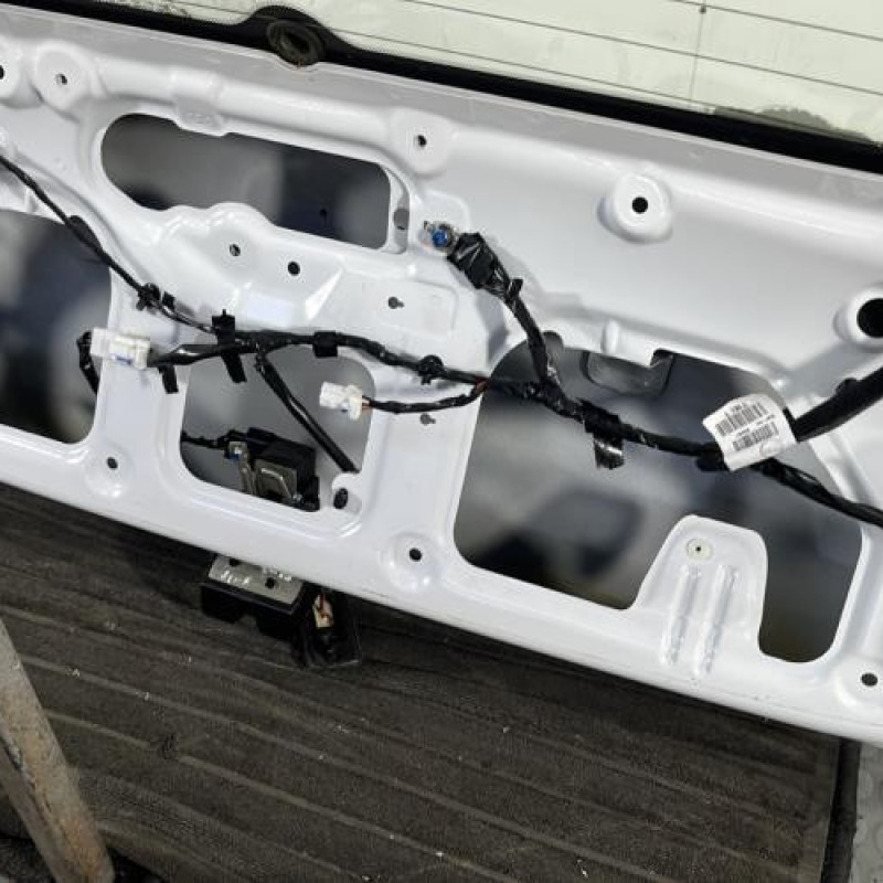 Malle/Hayon arriere HYUNDAI I 20 2 Photo n°10