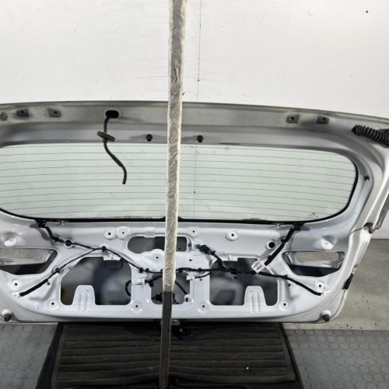 Malle/Hayon arriere HYUNDAI I 20 2 Photo n°11