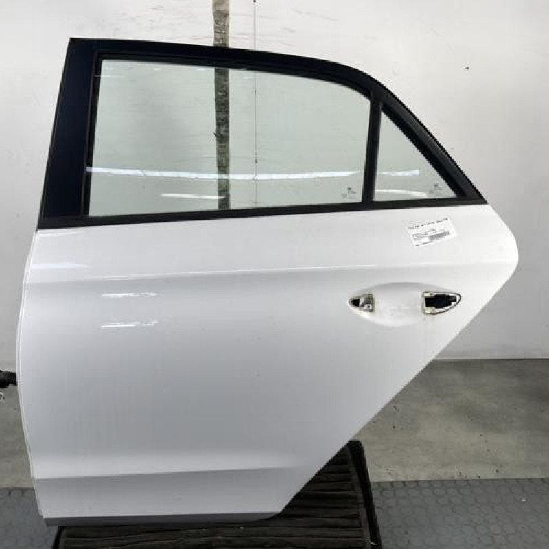 Porte arriere gauche HYUNDAI I 20 2 Photo n°1