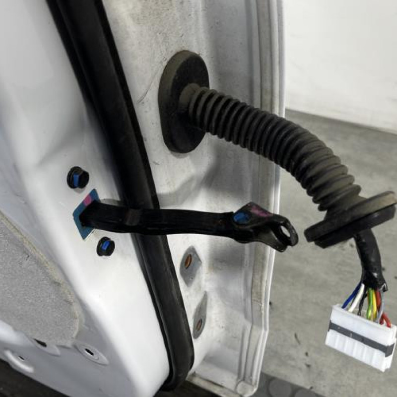 Porte arriere gauche HYUNDAI I 20 2 Photo n°3
