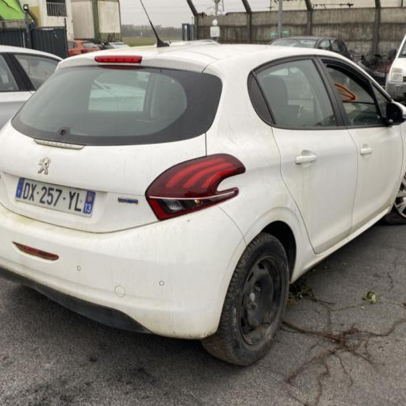 Anti brouillard droit (feux) PEUGEOT 208 1 Photo n°3
