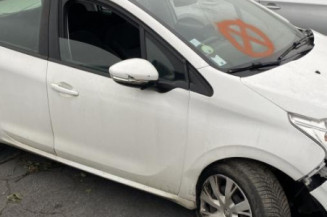 Anti brouillard droit (feux) PEUGEOT 208 1