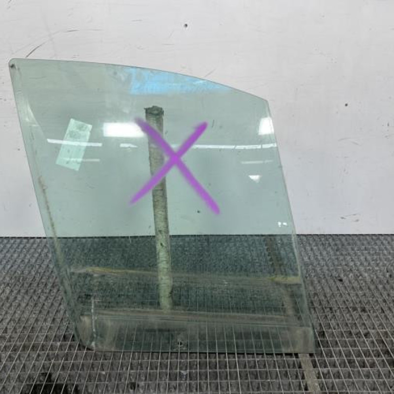 Vitre avant droit RENAULT SCENIC 1 Photo n°1