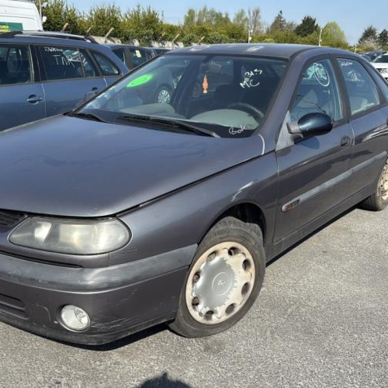 Feu arriere principal gauche (feux) RENAULT LAGUNA 1 Photo n°4