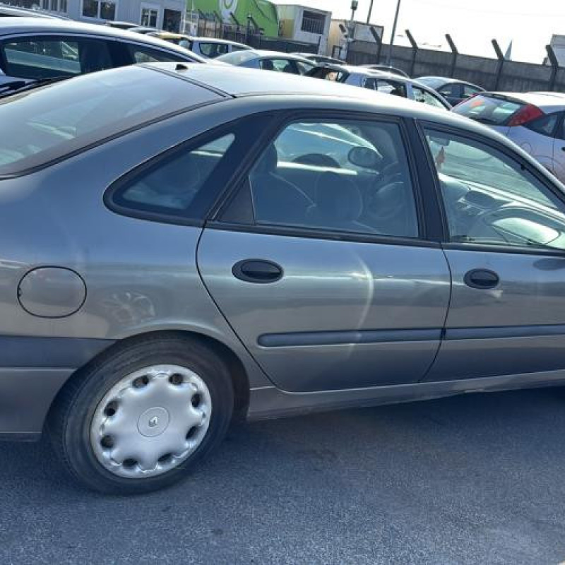 Feu arriere principal gauche (feux) RENAULT LAGUNA 1 Photo n°10
