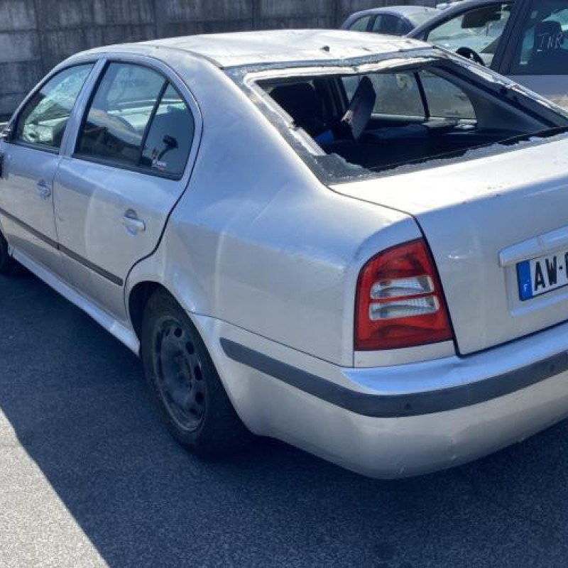 Feu arriere principal droit (feux) SKODA OCTAVIA 1 Photo n°7