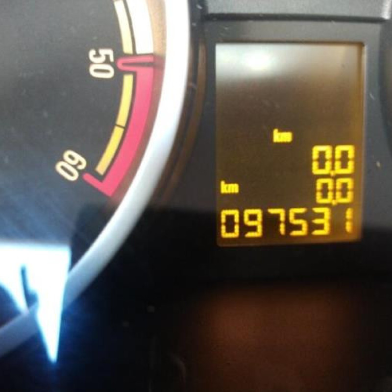 Moteur OPEL CORSA D Photo n°9