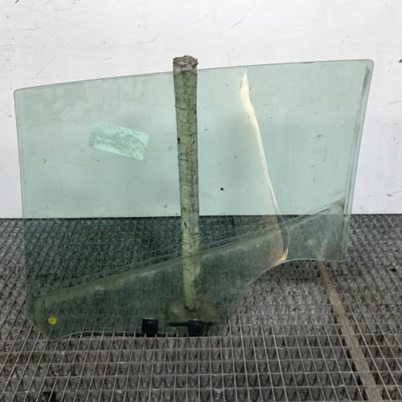 Vitre arriere droit RENAULT CLIO 4 Photo n°5