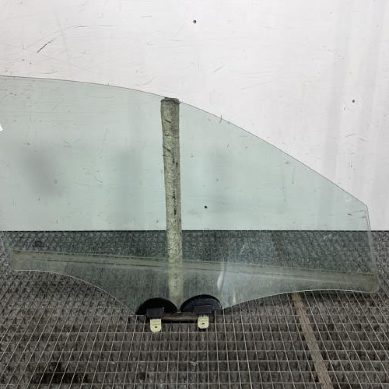 Vitre avant gauche HYUNDAI I 20 2 Photo n°5