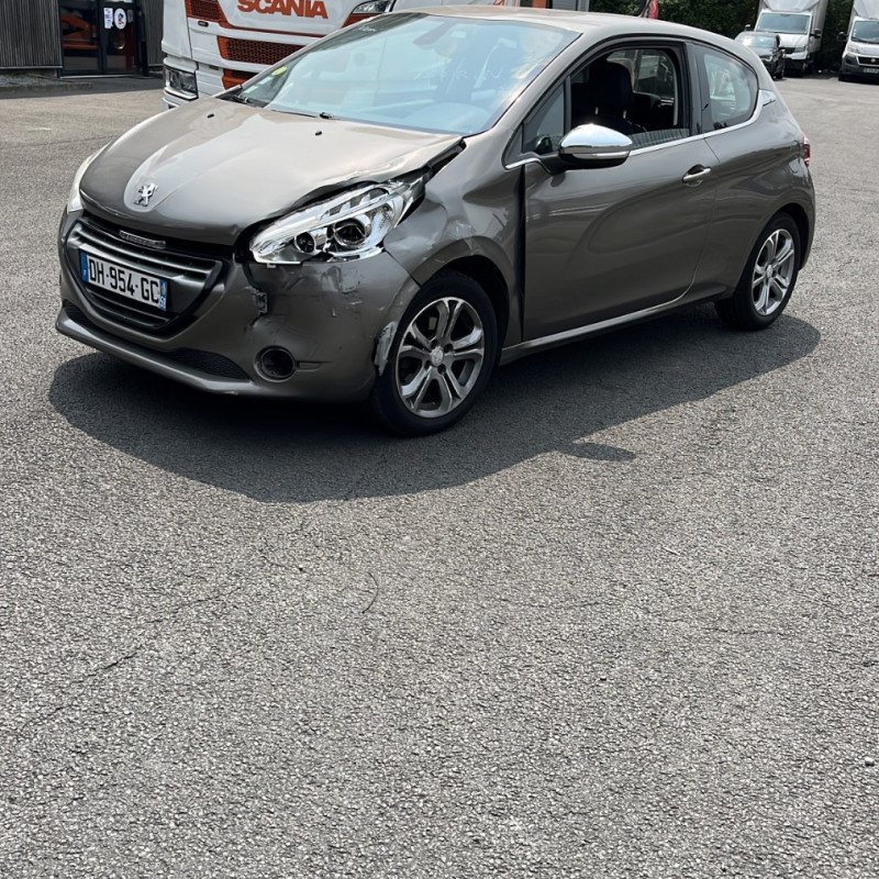 PEUGEOT 208 1 PHASE 1 1.4 HDI - 8V TURBO Photo n°1