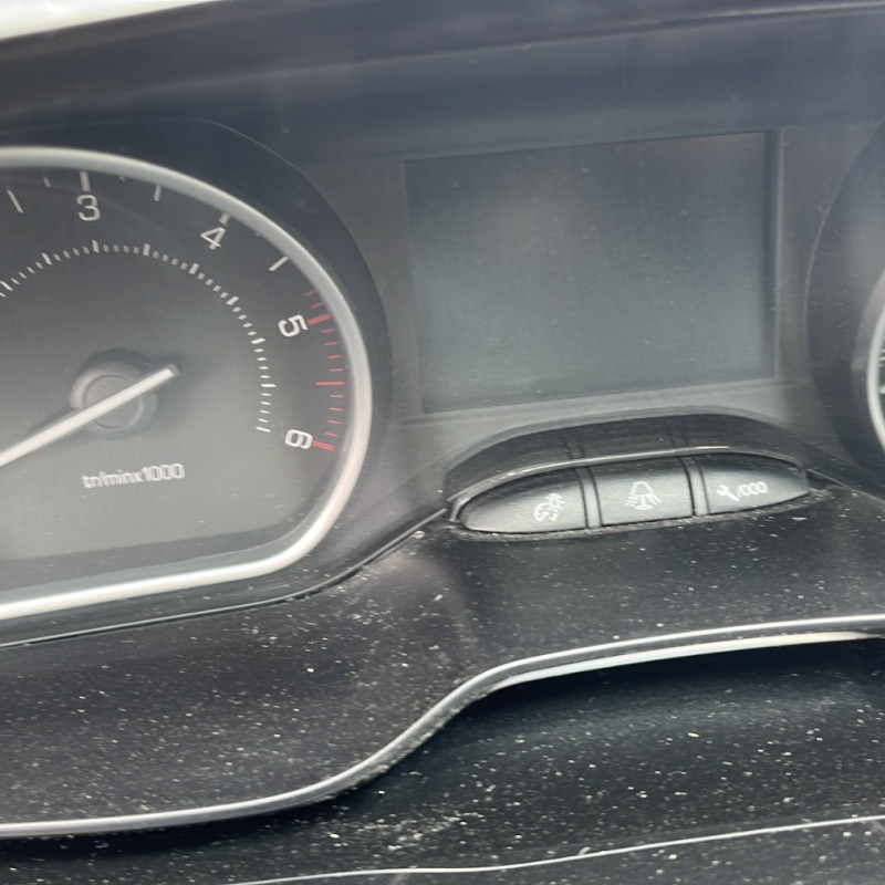 PEUGEOT 208 1 PHASE 1 1.4 HDI - 8V TURBO Photo n°12