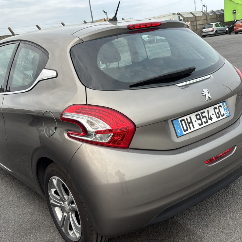 PEUGEOT 208 1 PHASE 1 1.4 HDI - 8V TURBO Photo n°17