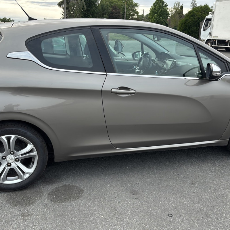 PEUGEOT 208 1 PHASE 1 1.4 HDI - 8V TURBO Photo n°19