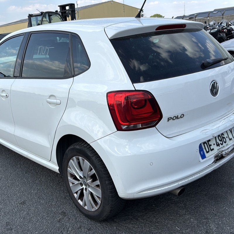 VOLKSWAGEN POLO 5 PHASE 1 1.6 TDI - 16V TURBO Photo n°4