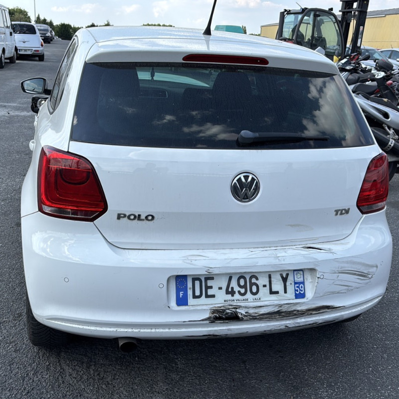 VOLKSWAGEN POLO 5 PHASE 1 1.6 TDI - 16V TURBO Photo n°5