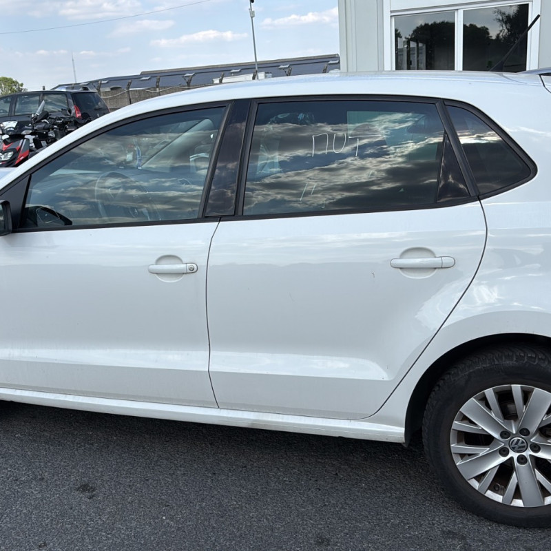 VOLKSWAGEN POLO 5 PHASE 1 1.6 TDI - 16V TURBO Photo n°6