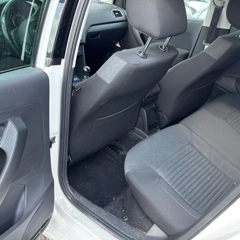 VOLKSWAGEN POLO 5 PHASE 1 1.6 TDI - 16V TURBO Photo n°10