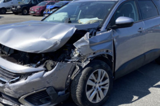 PEUGEOT 5008 2 PHASE 1 1.5 BLUE HDI - 16V TURBO Photo n°1