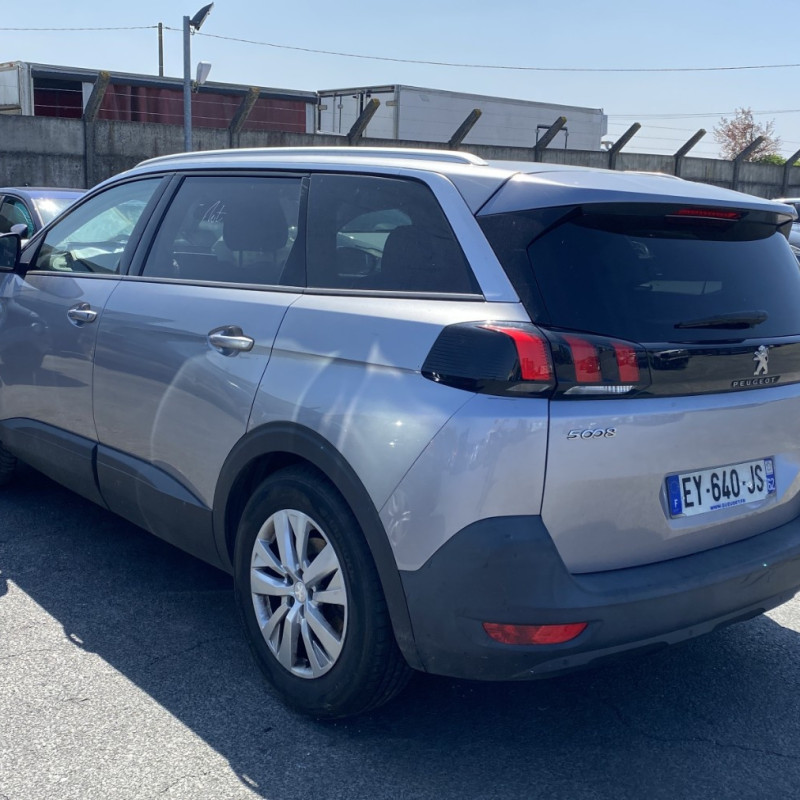 PEUGEOT 5008 2 PHASE 1 1.5 BLUE HDI - 16V TURBO Photo n°4