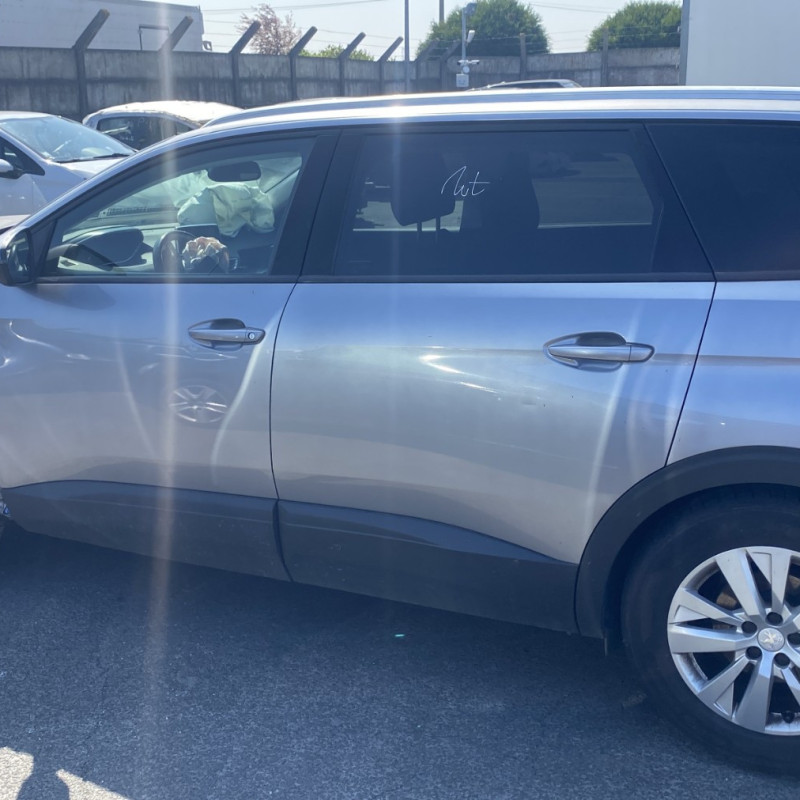 PEUGEOT 5008 2 PHASE 1 1.5 BLUE HDI - 16V TURBO Photo n°18