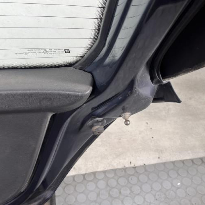 Malle/Hayon arriere OPEL CORSA D Photo n°8