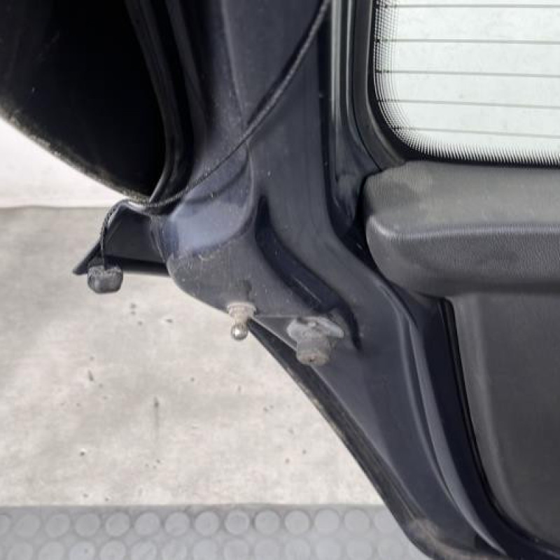Malle/Hayon arriere OPEL CORSA D Photo n°9