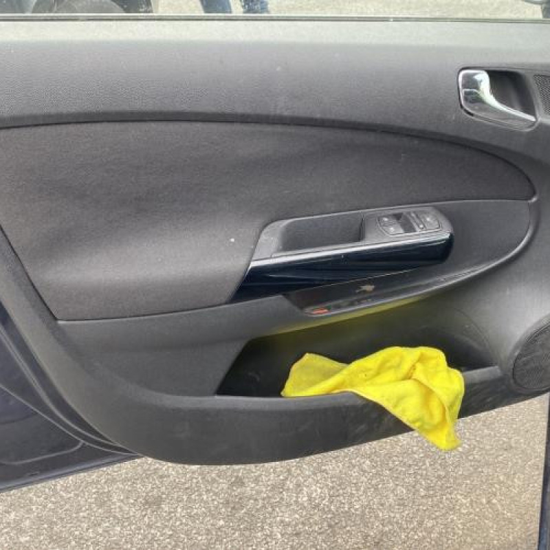 Malle/Hayon arriere OPEL CORSA D Photo n°20