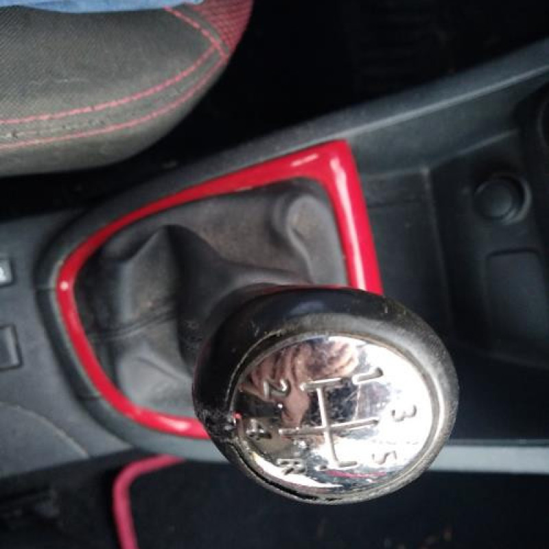 Malle/Hayon arriere RENAULT CLIO 4 Photo n°19