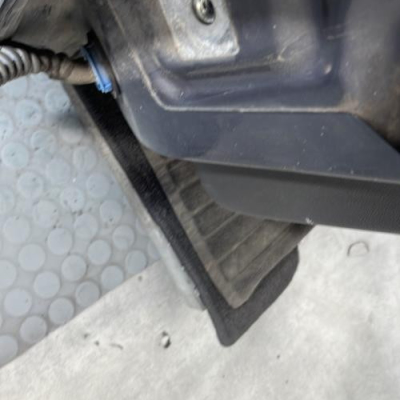 Porte arriere droit OPEL CORSA D Photo n°6