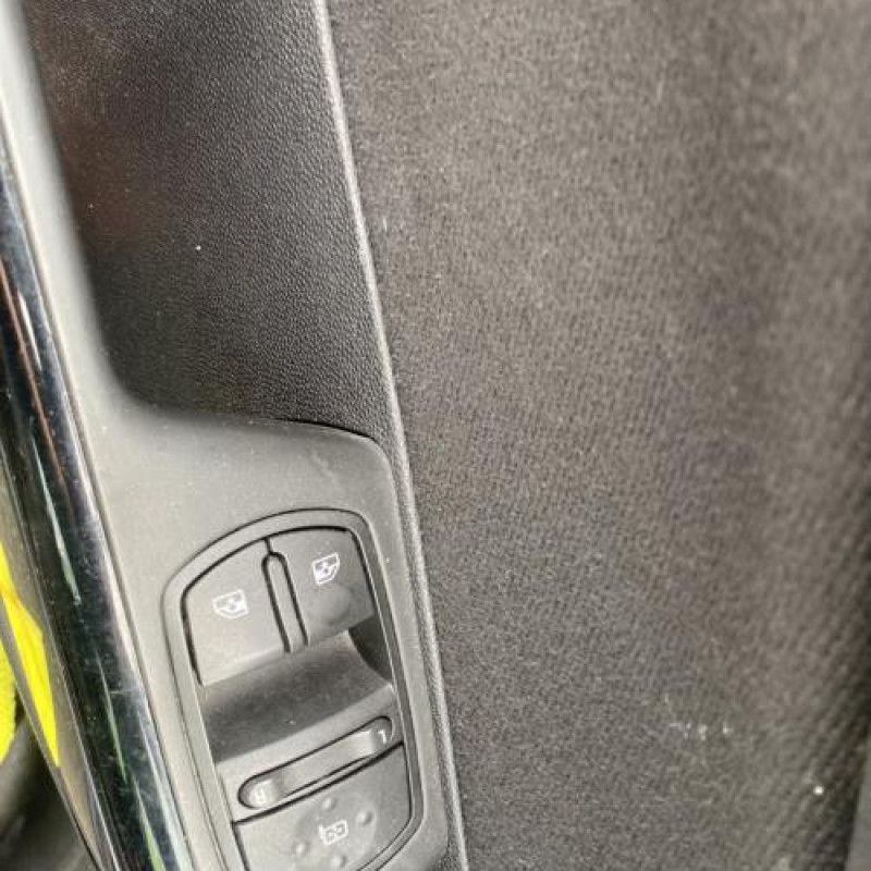 Porte arriere droit OPEL CORSA D Photo n°17