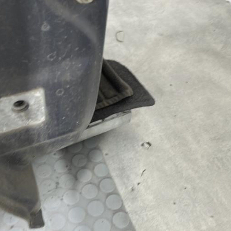 Porte avant droit OPEL CORSA D Photo n°6