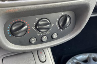 Custode arriere droit (porte) RENAULT CLIO 2