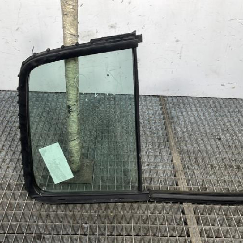 Custode arriere gauche (porte) RENAULT CLIO 2 Photo n°4