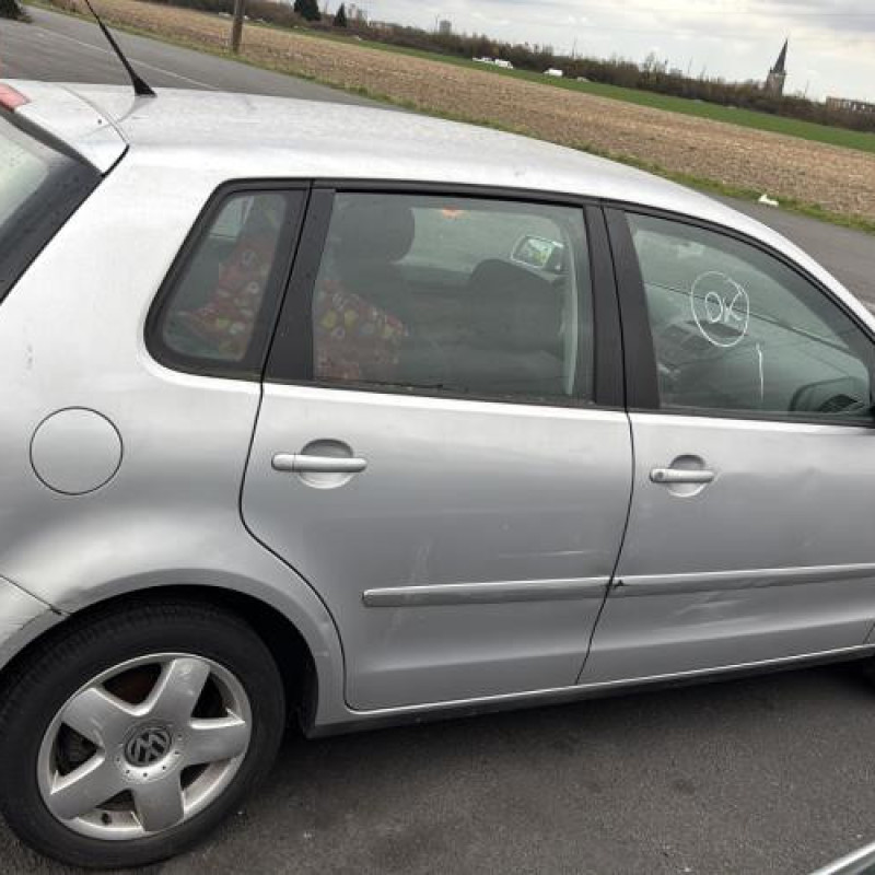 Vitre arriere droit VOLKSWAGEN POLO 4 Photo n°10