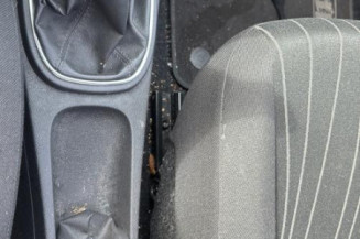 Custode arriere droit OPEL CORSA D