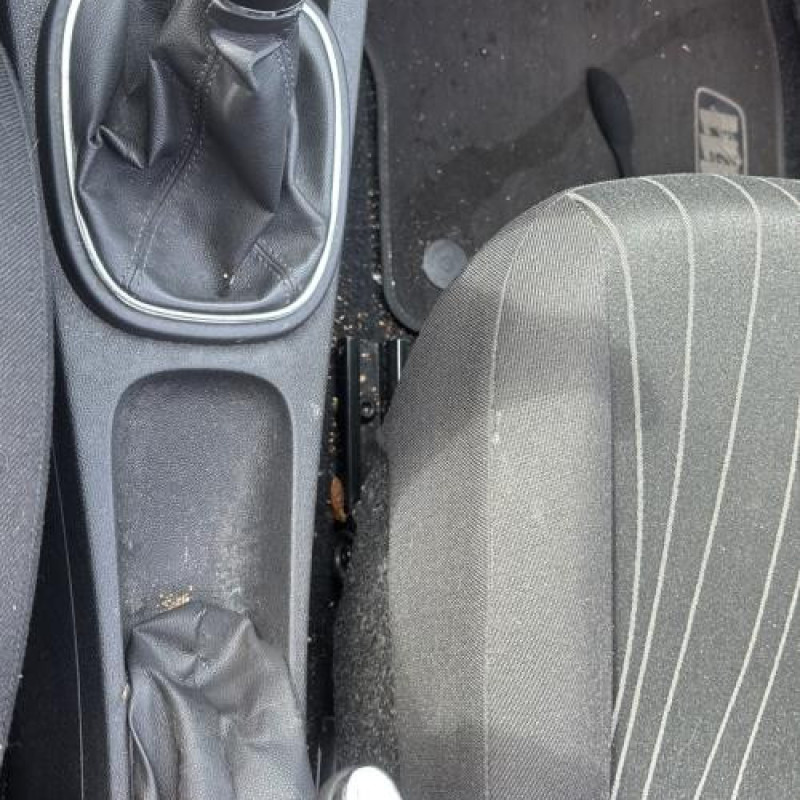 Custode arriere droit OPEL CORSA D Photo n°17