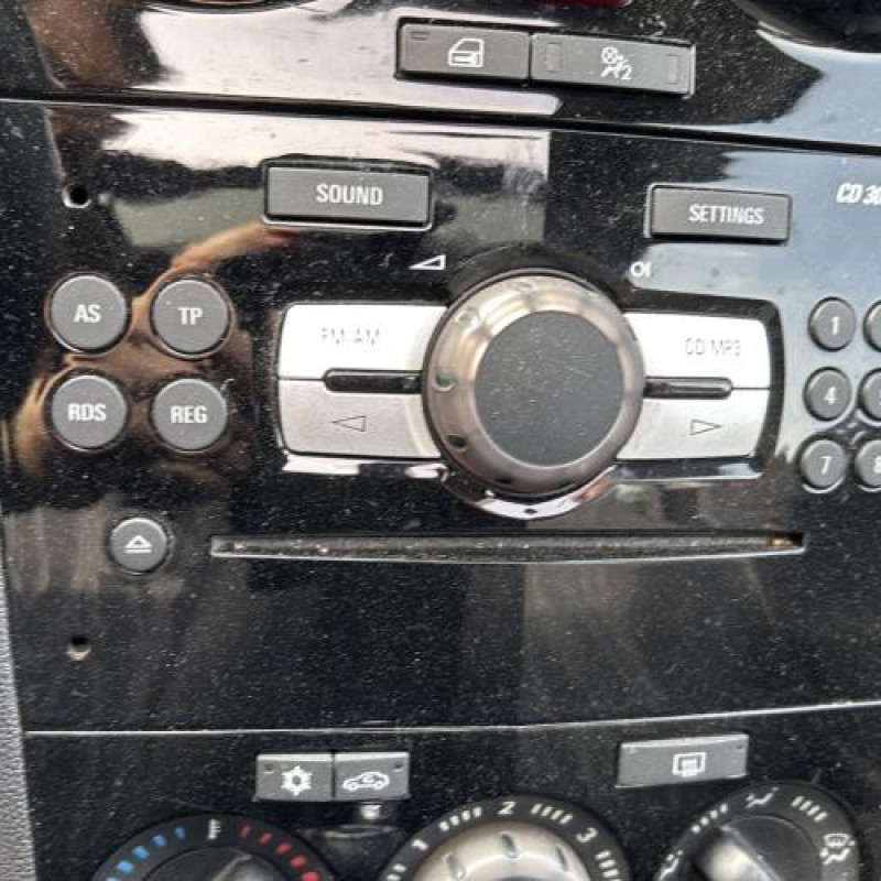 Custode arriere droit OPEL CORSA D Photo n°18