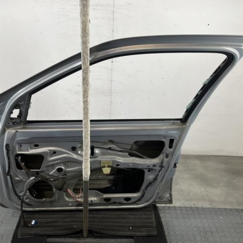 Porte avant droit RENAULT CLIO 2 Photo n°6